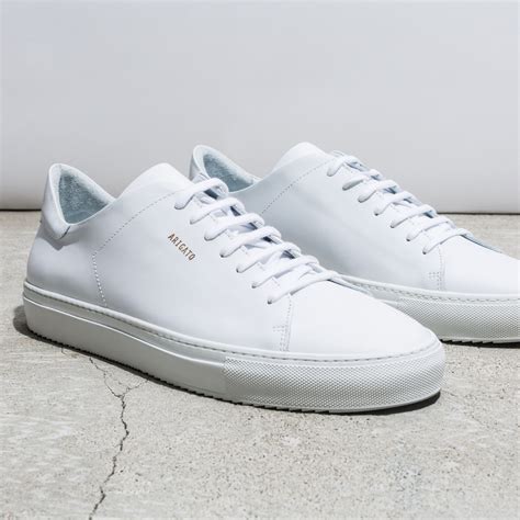 white low top sneakers men's.